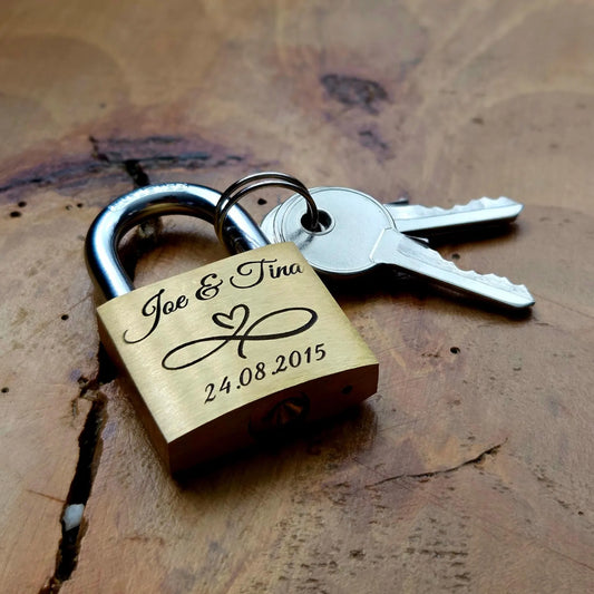 Liebesschloss mit Gravur personalisiert