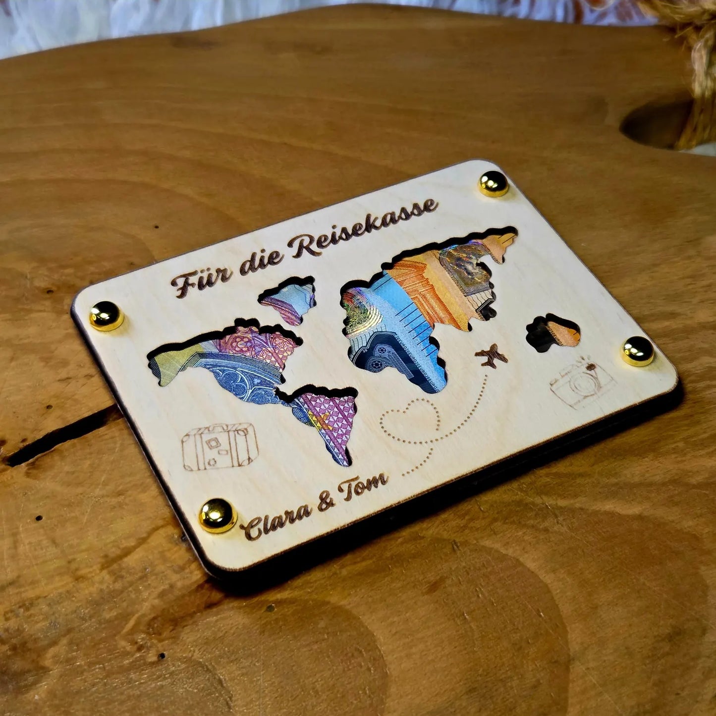 Geldgeschenk Reisekasse personalisiert – Holzkarte mit Gravur & Namen – kreatives Reise Geschenk