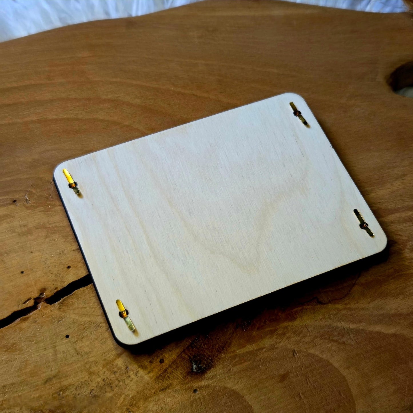 Personalisiertes Geldgeschenk zur Geburt – Holzkarte mit Gravur & Namen – Baby Geschenk mit Geldfach