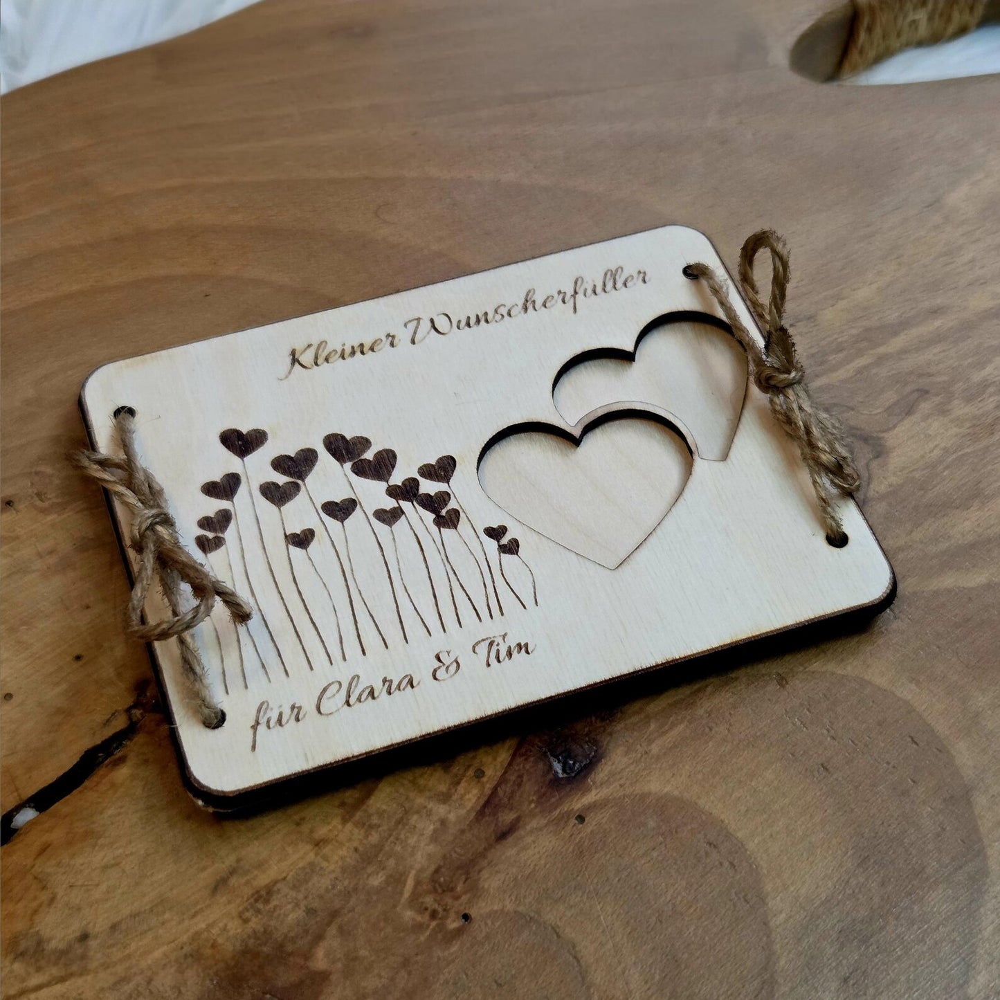 Wunscherfüller Geldgeschenk personalisiert – Holzkarte mit Gravur & Namen – kreatives Geschenk mit Geldfach